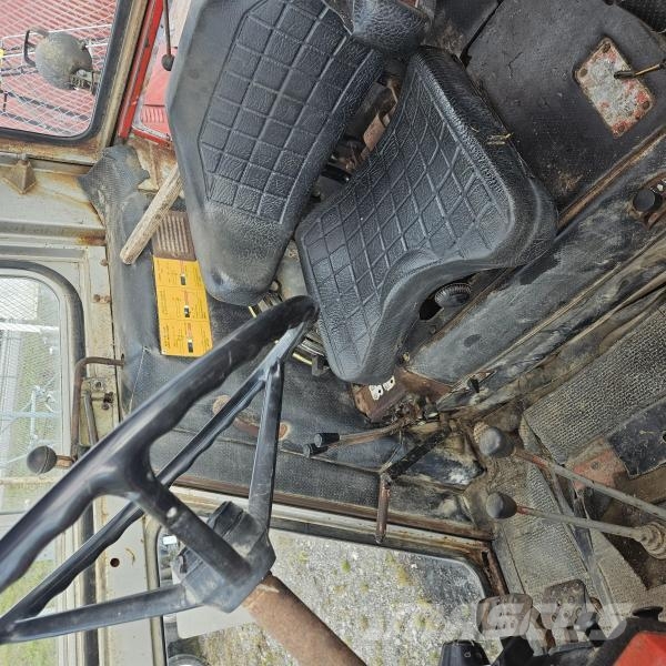 Massey Ferguson 575D Traktoren
