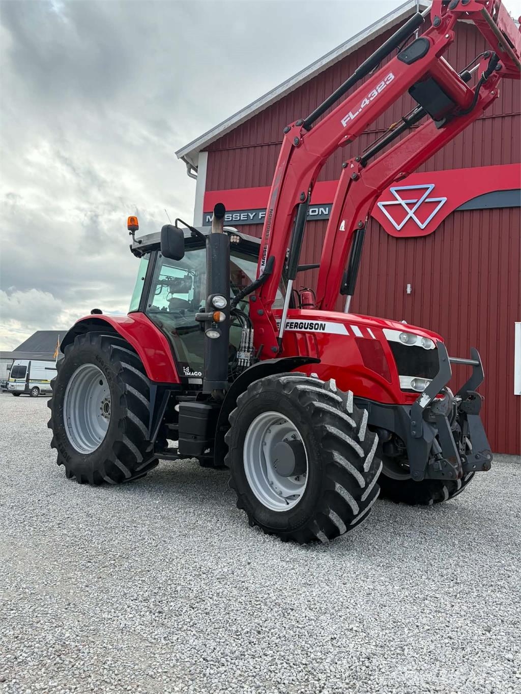 Massey Ferguson 7718 Dyna-6 Tractors