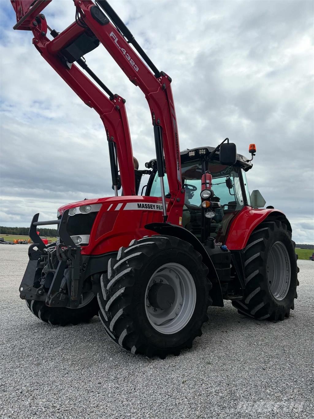 Massey Ferguson 7718 Dyna-6 Tractors