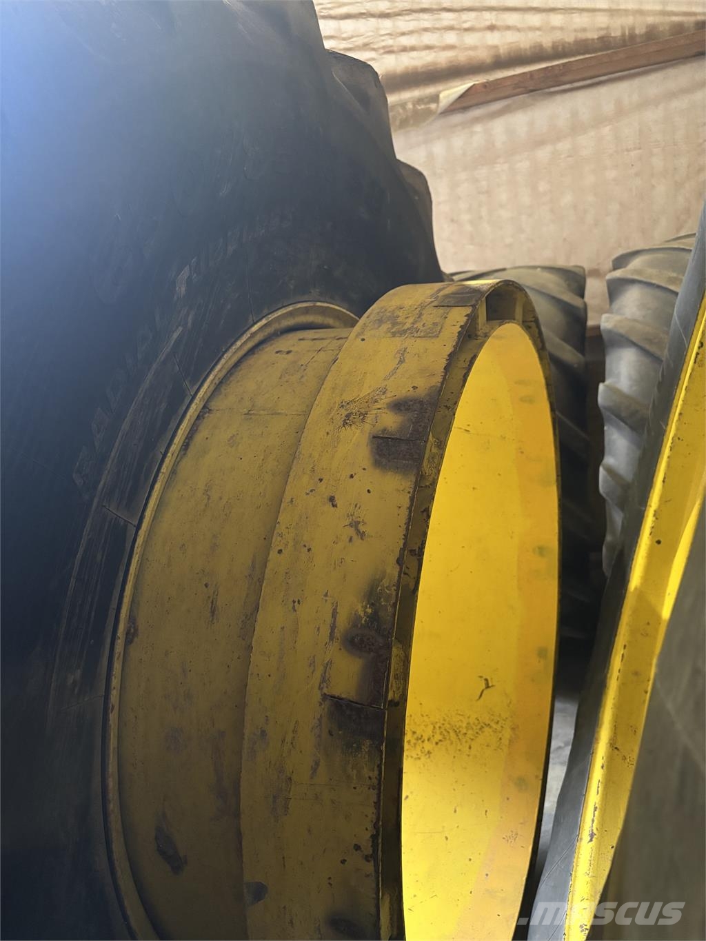 Michelin 650/85X38 DUBBELMONTAGE Gume, točkovi i felne