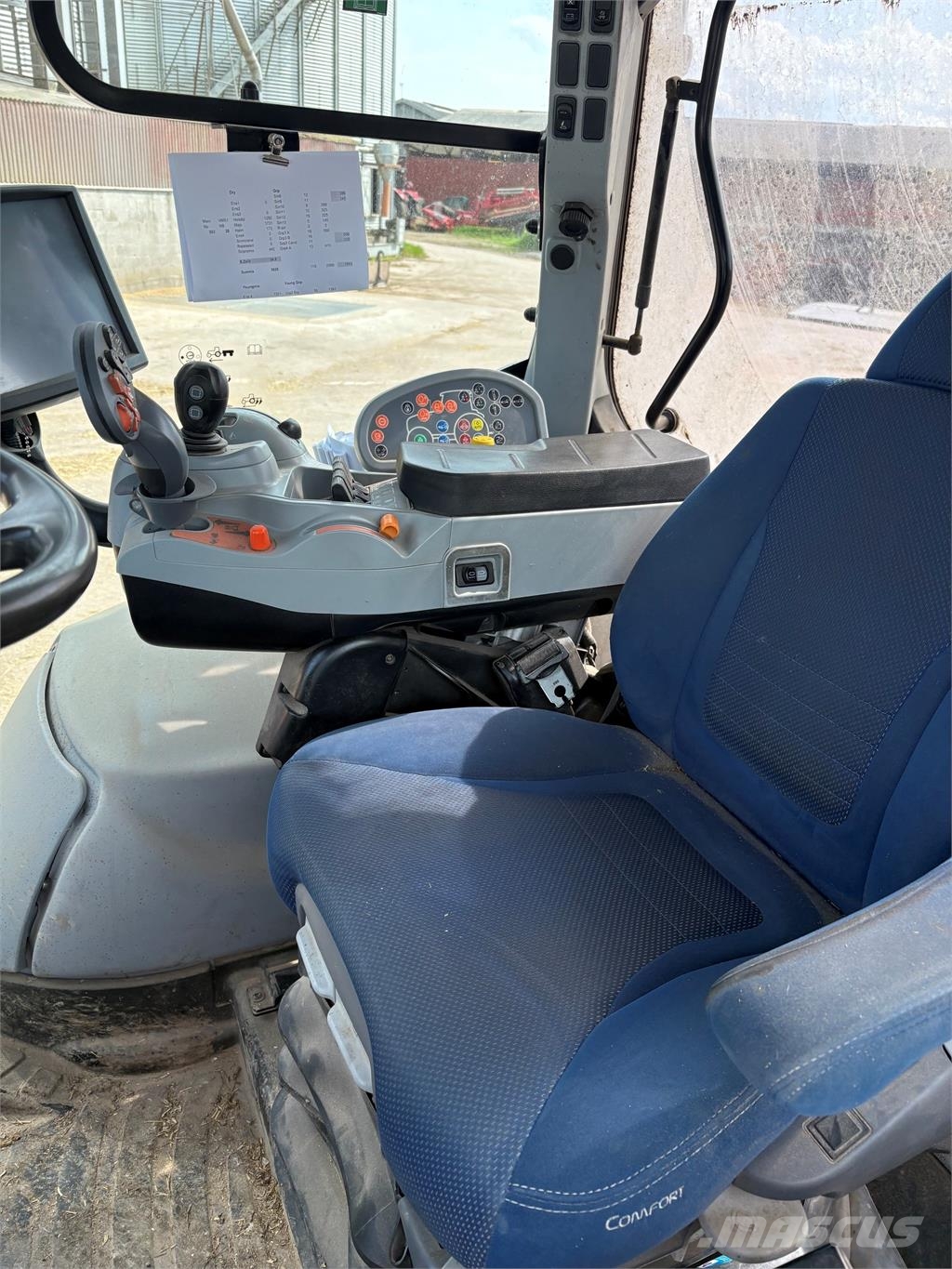 New Holland T7 230 TRAKTOR Traktori