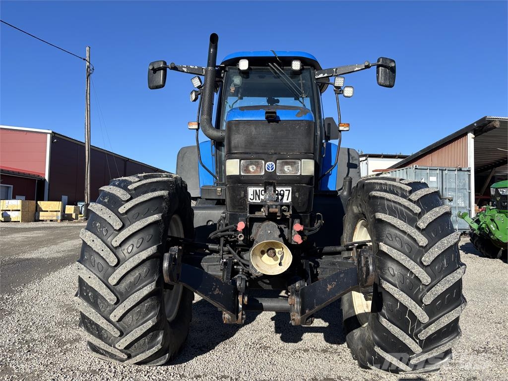 New Holland TM 190 med frontlyft PTO Traktoren