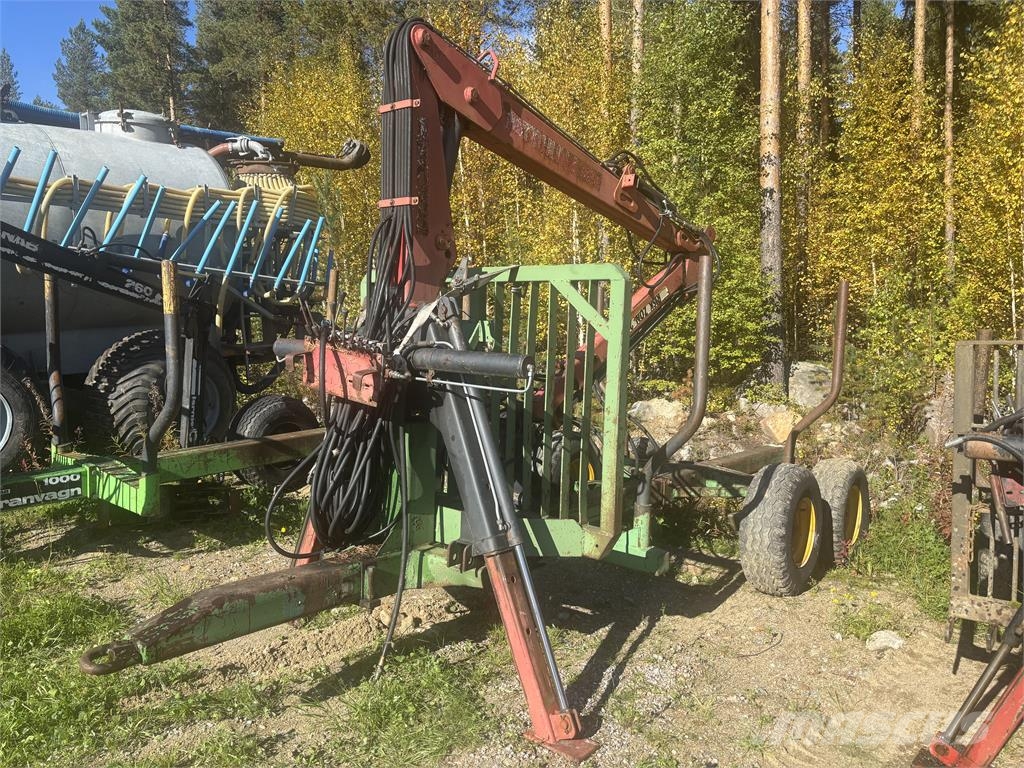 Patruuna Skogsvagn 8ton med 3200 kran Orman römorkları