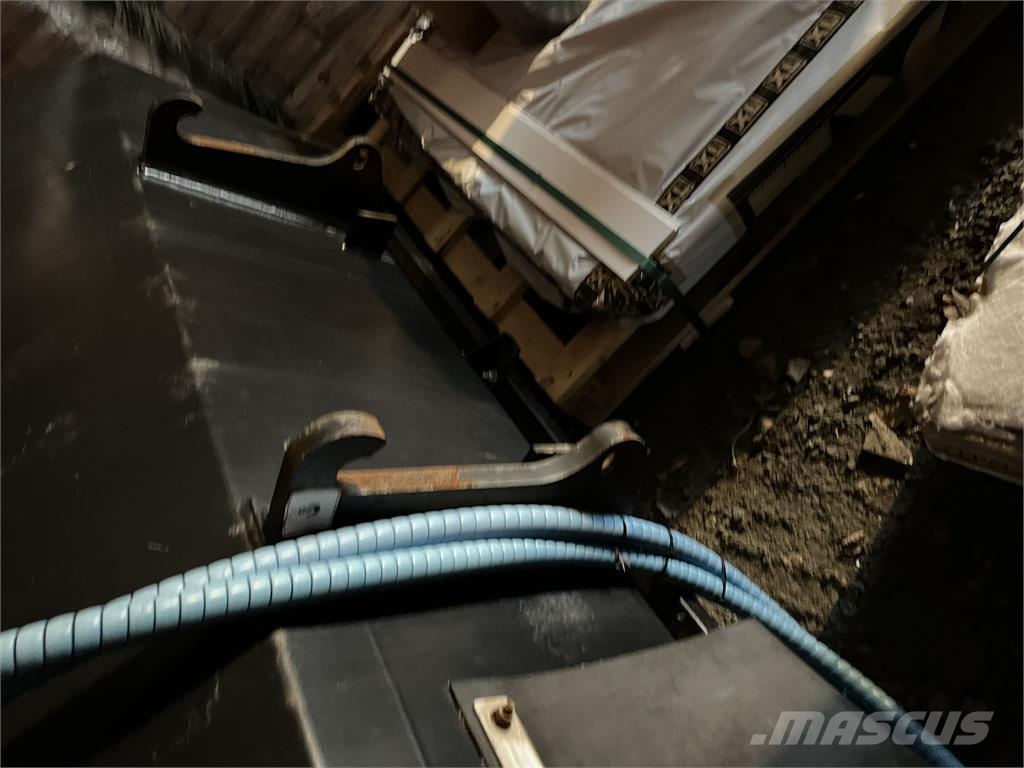 SE Equipment 1200L SANDSPRIDARSKOPA Sonstige Schneeräumgeräte