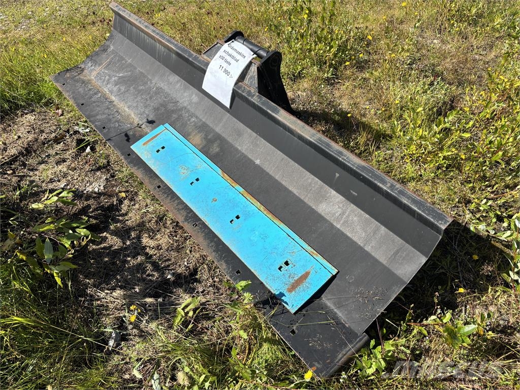 SE Equipment Schaktblad till grävmaskin S50 ماكينات وملحقات تسميد أخرى