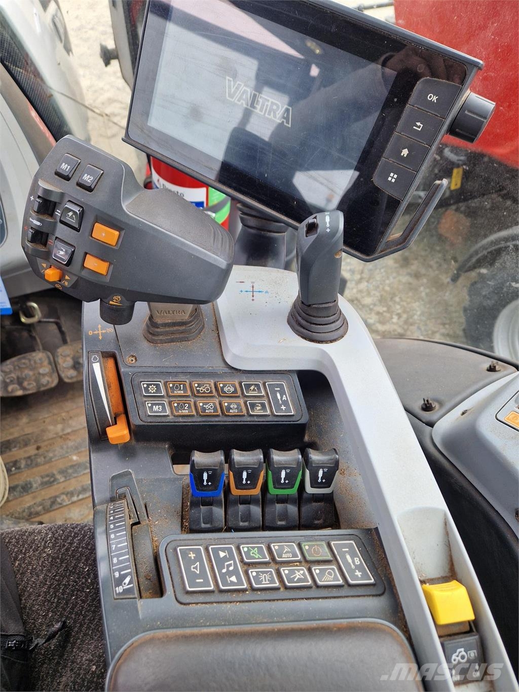 Valtra N154 MED LASTARE Traktorer