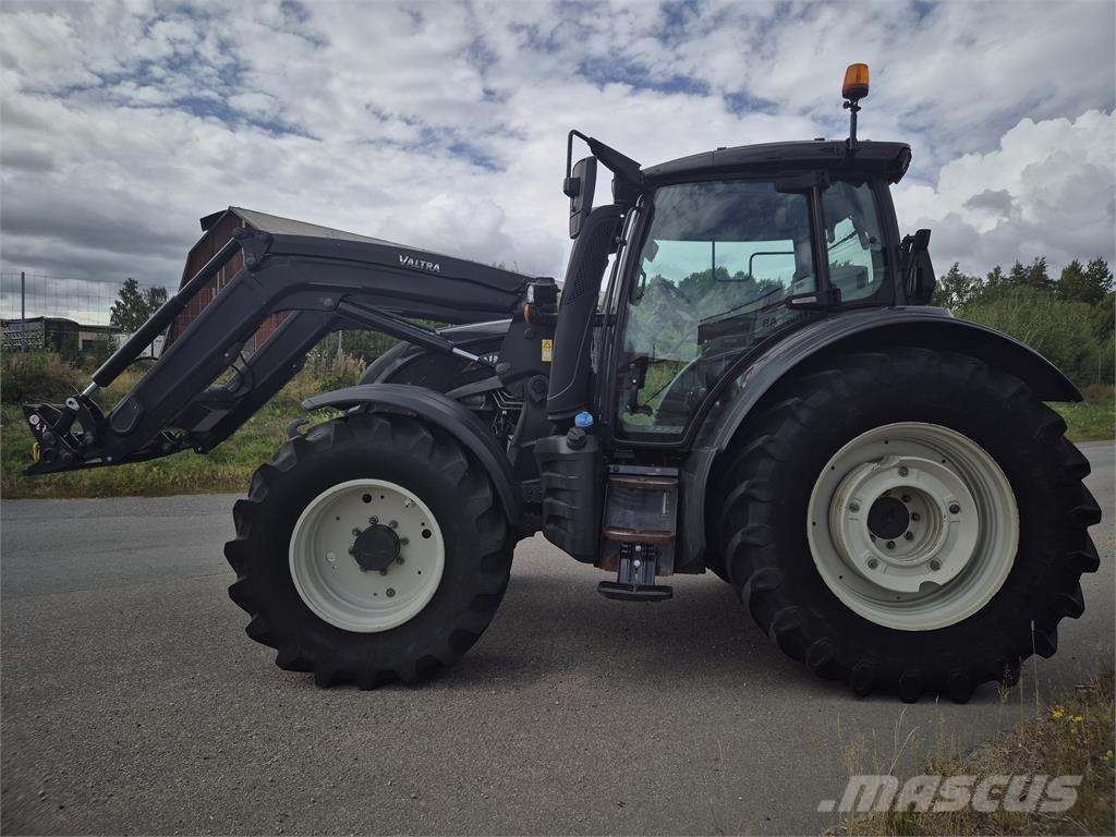 Valtra N174 Traktorid