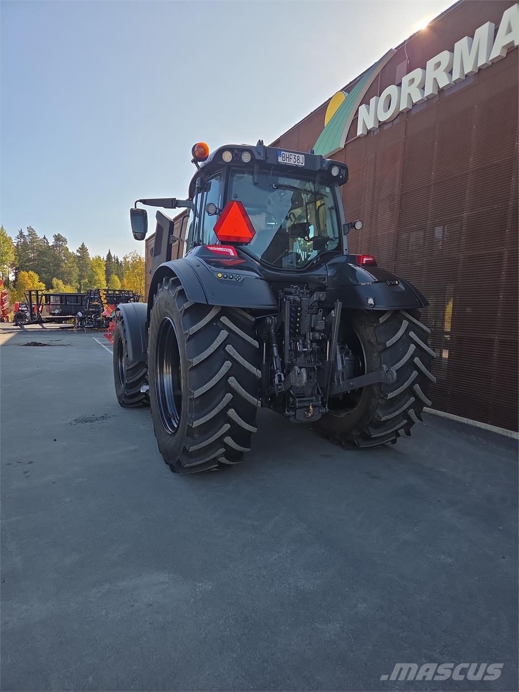 Valtra T 195 Direct Traktoren