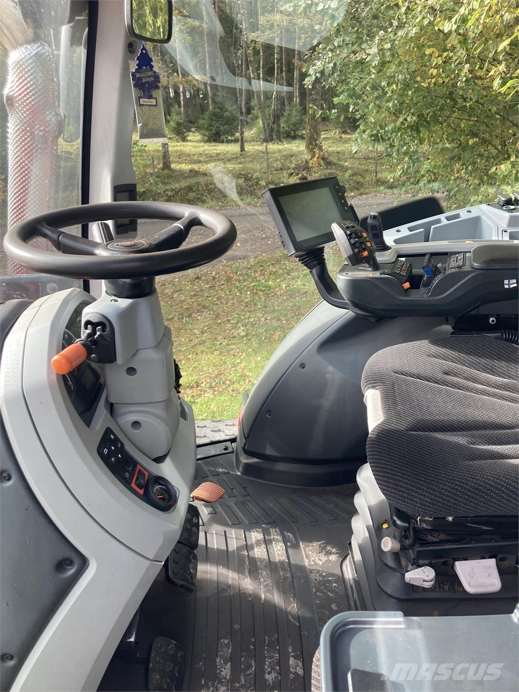 Valtra T234 VERSU TRAKTOR FR.LYFT Traktorer