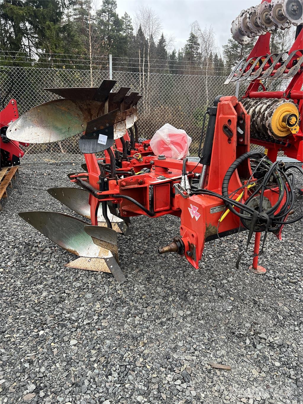 Växelplog 735 4 skär Maiņvērsējarkli