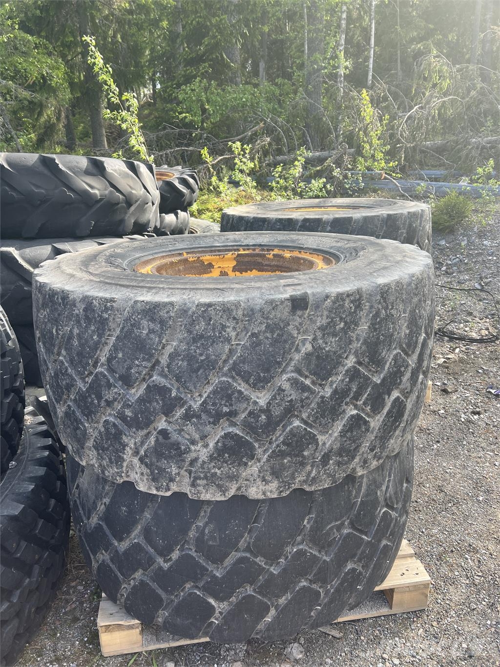 Volvo L60 hjul Шины и колёса