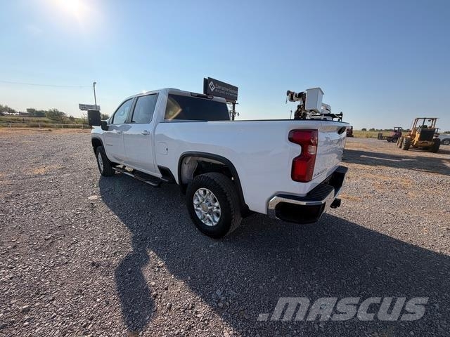 Chevrolet Silverado 2500HD Vieglais kravas automobilis/izkraušana no sāniem