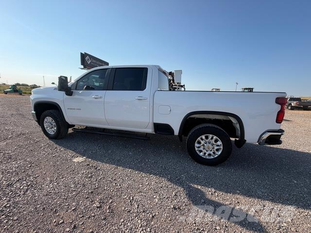 Chevrolet Silverado 2500HD Vieglais kravas automobilis/izkraušana no sāniem