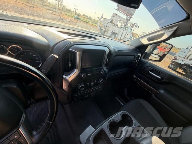 Chevrolet Silverado 2500HD Vieglais kravas automobilis/izkraušana no sāniem
