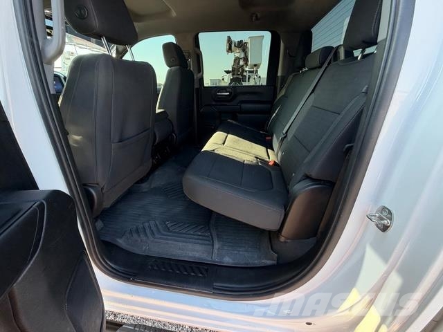 Chevrolet Silverado 2500HD Vieglais kravas automobilis/izkraušana no sāniem