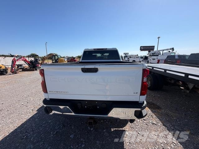 Chevrolet Silverado 2500HD Madelkaubikud