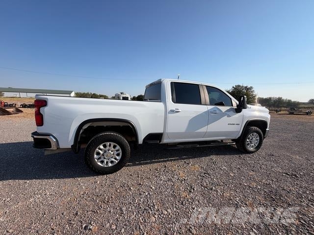 Chevrolet Silverado 2500HD Vieglais kravas automobilis/izkraušana no sāniem