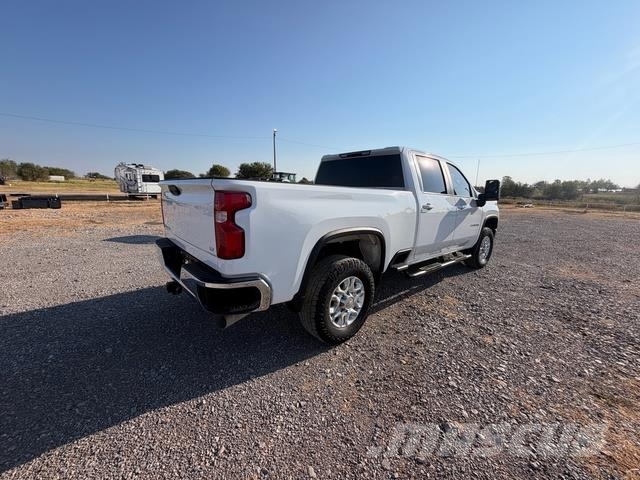 Chevrolet Silverado 2500HD Vieglais kravas automobilis/izkraušana no sāniem