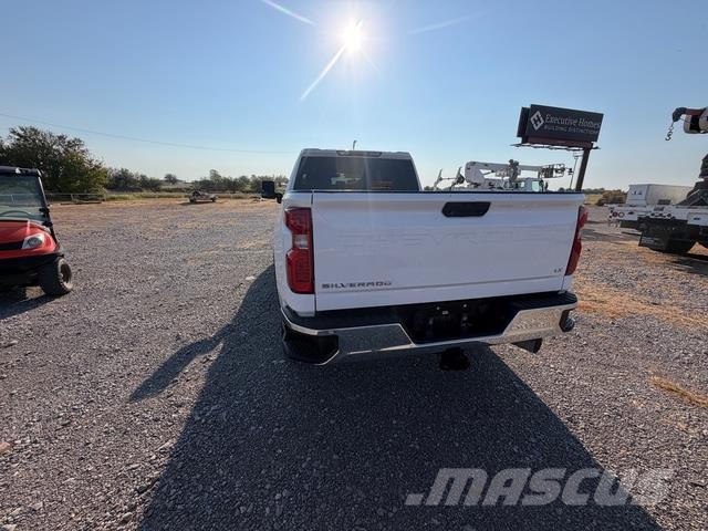 Chevrolet Silverado 2500HD Vieglais kravas automobilis/izkraušana no sāniem
