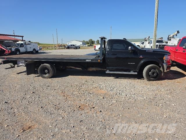Dodge 5500 Beavertail Flatbed / winch trucks