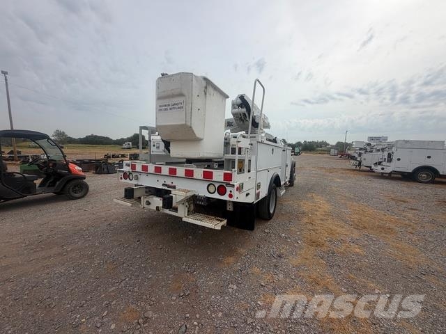 Ford F-550 دلاء
