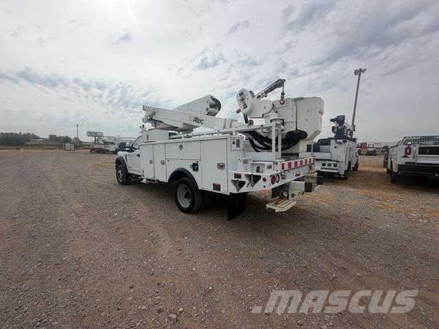 Ford F-550 دلاء