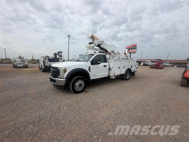 Ford F-550 دلاء