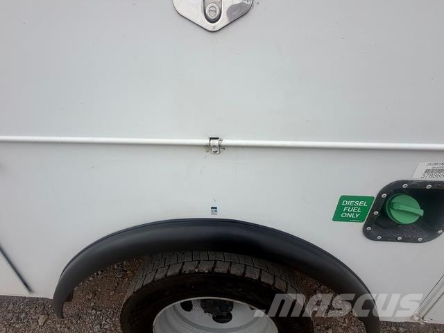 Ford F-550 دلاء