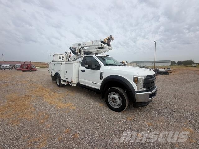 Ford F-550 دلاء
