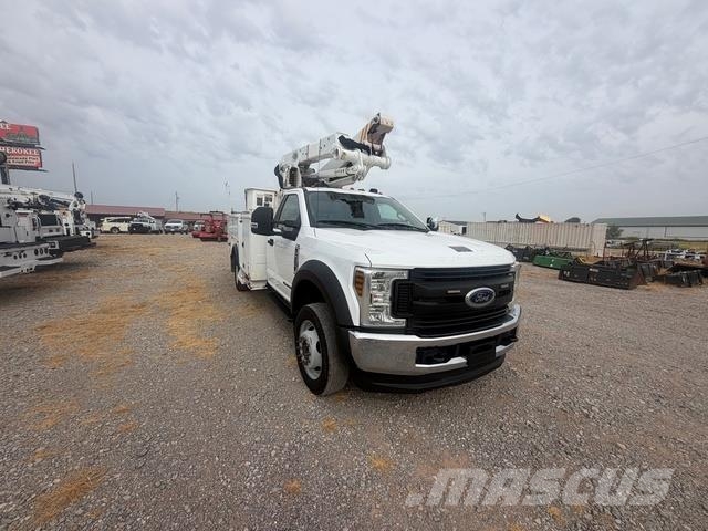 Ford F-550 دلاء