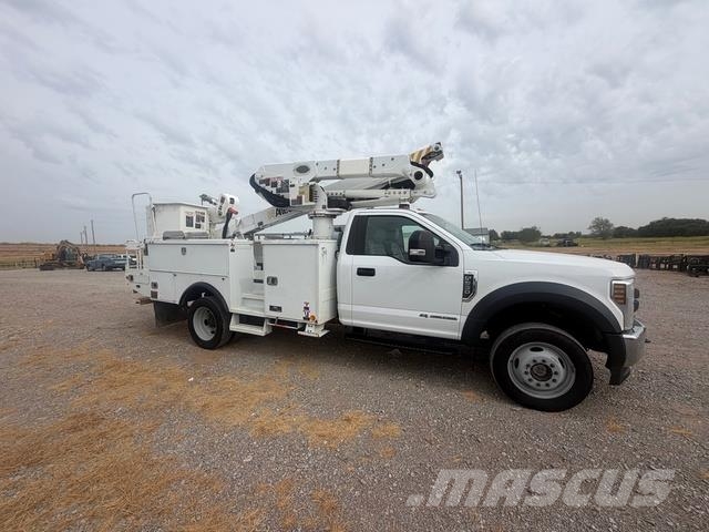 Ford F-550 دلاء