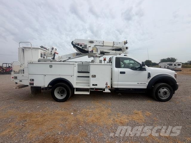 Ford F-550 دلاء