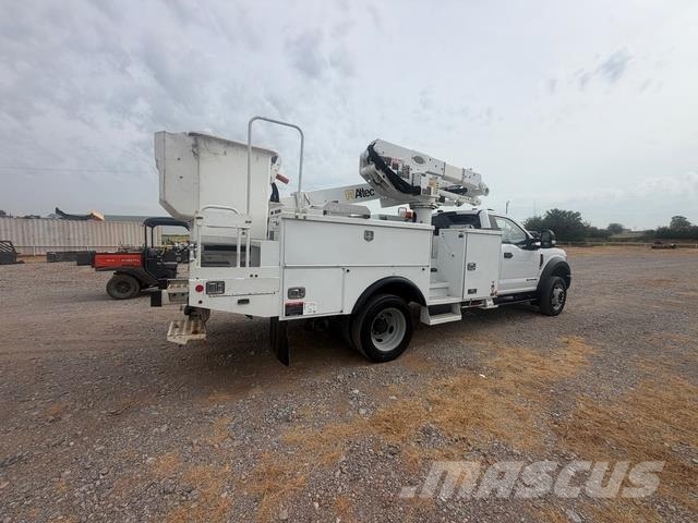 Ford F-550 دلاء