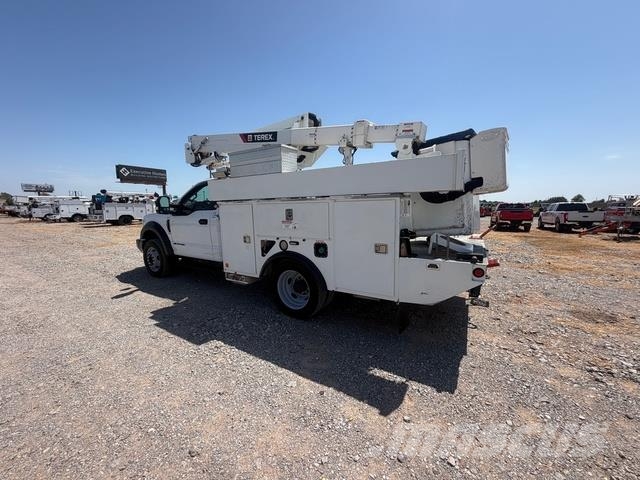 Ford F550 دلاء