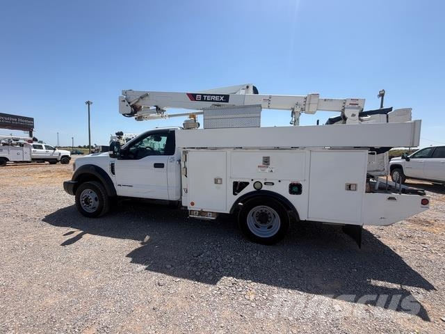 Ford F550 دلاء