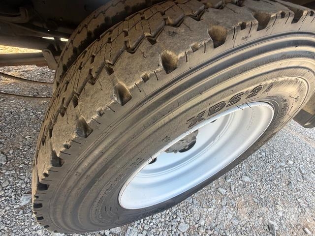 Ford F550 دلاء