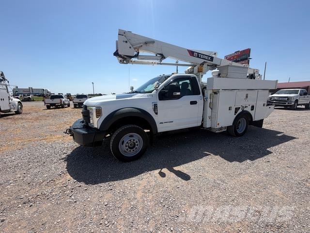Ford F550 دلاء