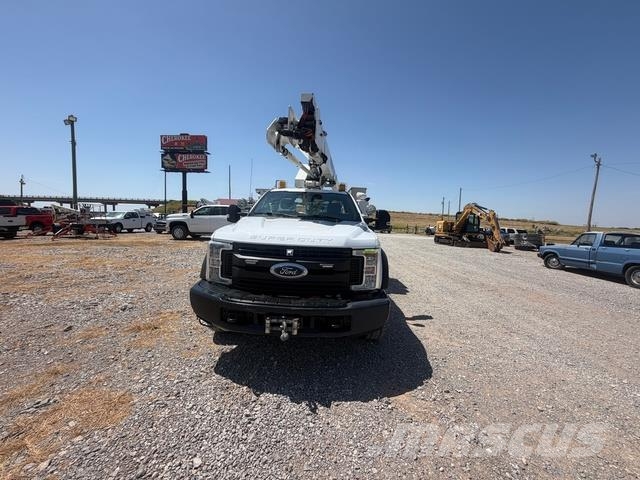 Ford F550 دلاء