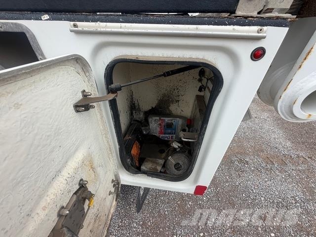 Freightliner M2-106 トラック高所作業車
