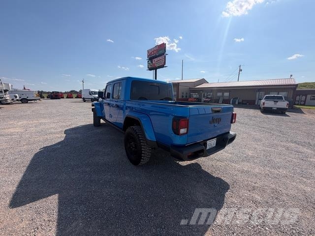 Jeep Gladiator Kis teherszállító/Platós kocsi