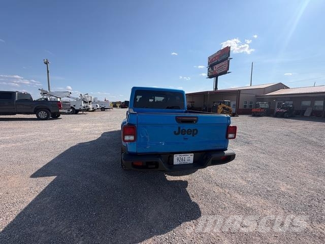 Jeep Gladiator Kis teherszállító/Platós kocsi