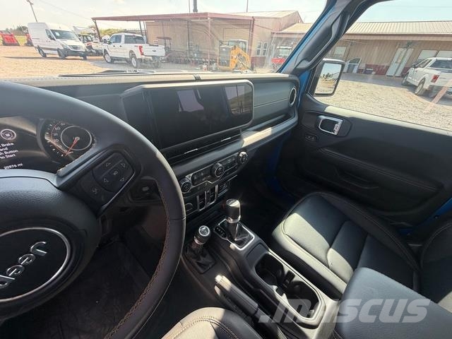 Jeep Gladiator Kis teherszállító/Platós kocsi