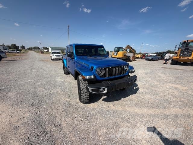 Jeep Gladiator Kis teherszállító/Platós kocsi