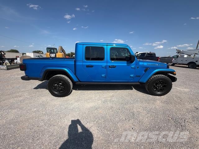 Jeep Gladiator Kis teherszállító/Platós kocsi