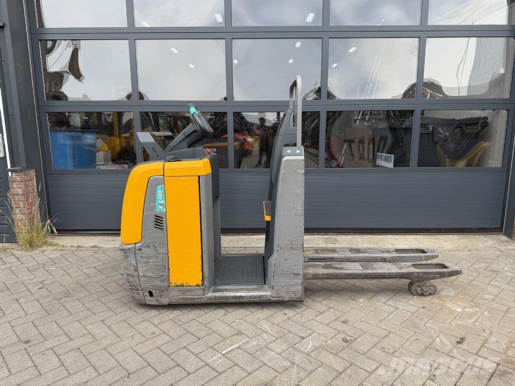 Jungheinrich ECE220 Stand-in stackers