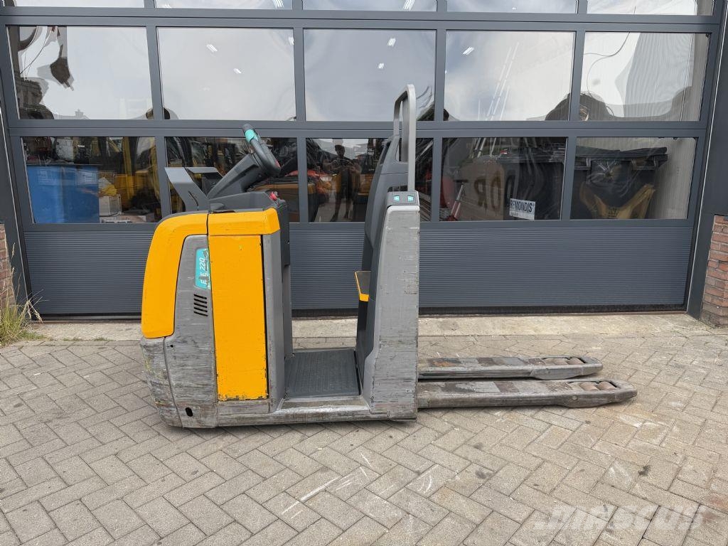Jungheinrich ECE220 Stand-in stackers