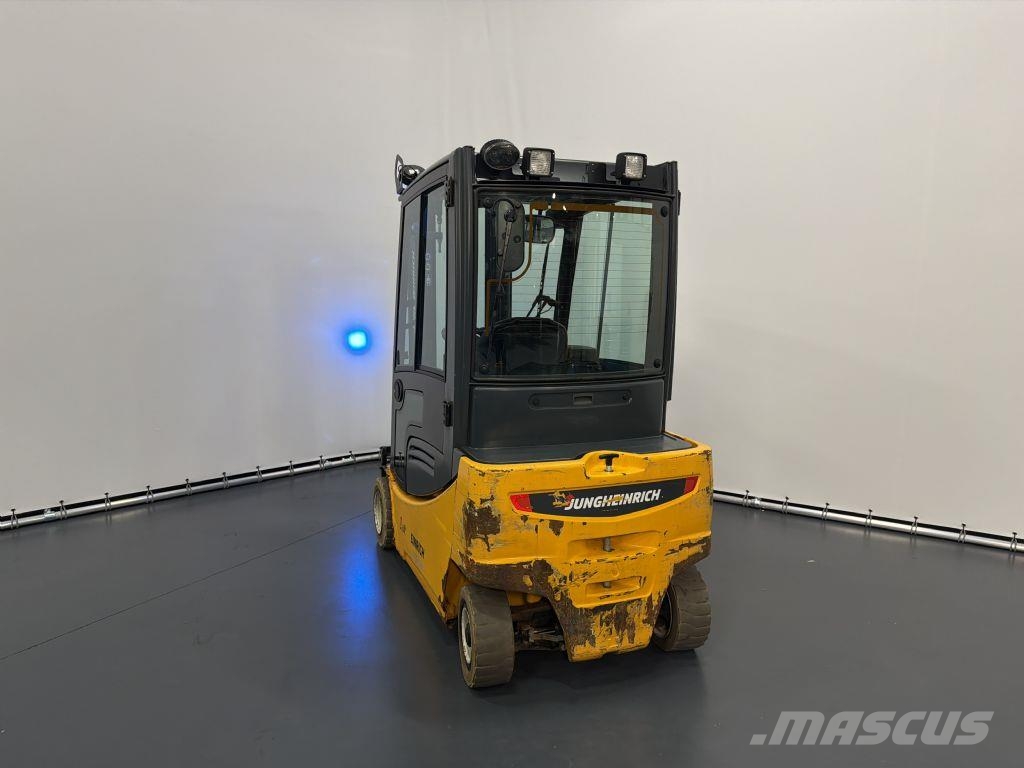 Jungheinrich EFG 320 Elektriskie autoiekrāvēji