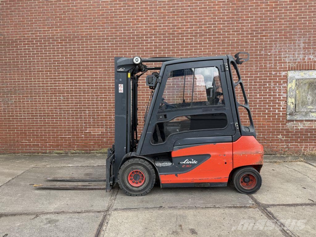 Linde E30-01 Electric forklifts