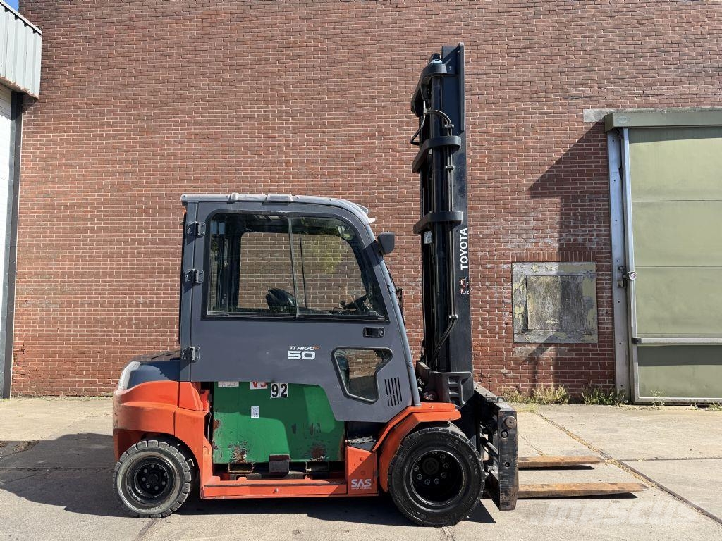Toyota 8FBMT50 Electric forklifts