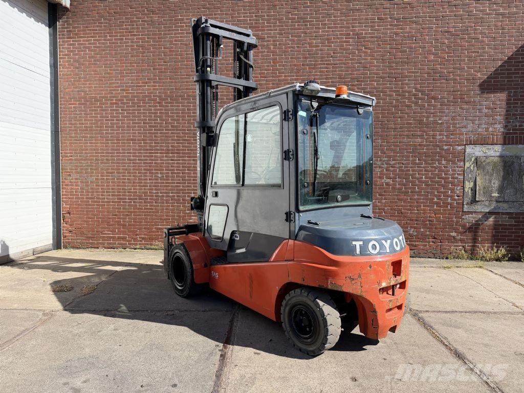 Toyota 8FBMT50 Electric forklifts